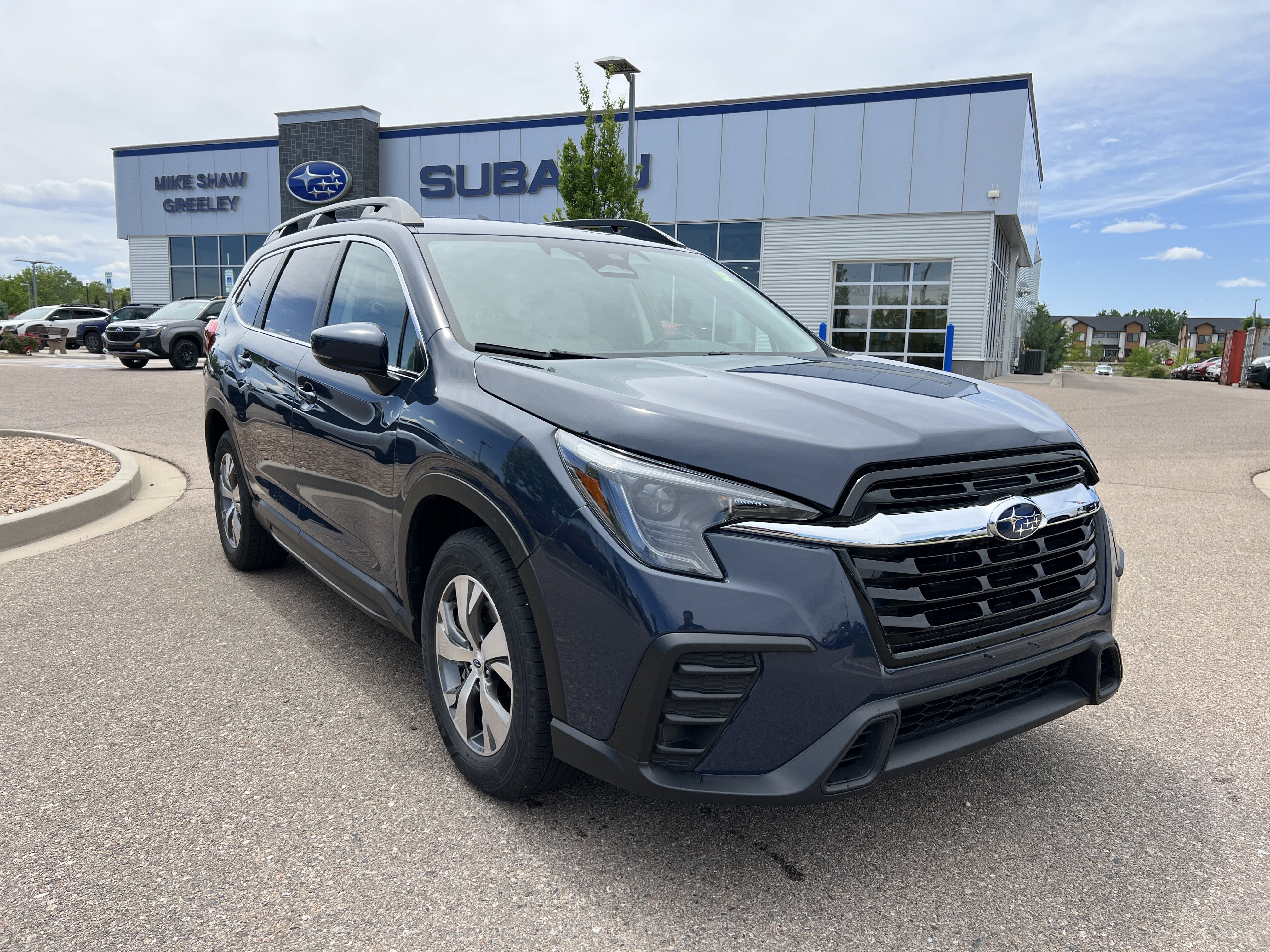 Used 2024 Subaru Ascent Premium w/ Convenience Package AWD/4WD image 5
