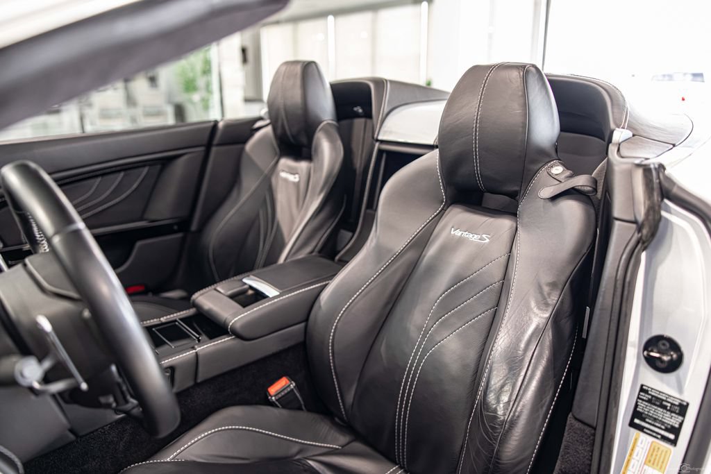 Used 2011 Aston Martin V8 Vantage S RWD image 19