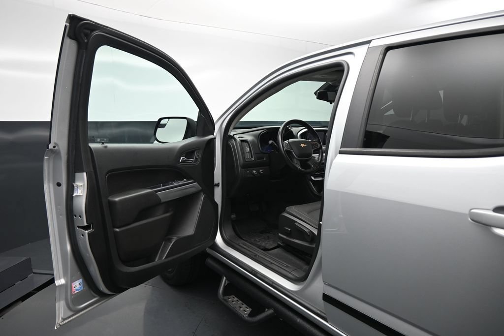 Used 2020 Chevrolet Colorado LT w/ Colorado RST Special Edition AWD/4WD image 9