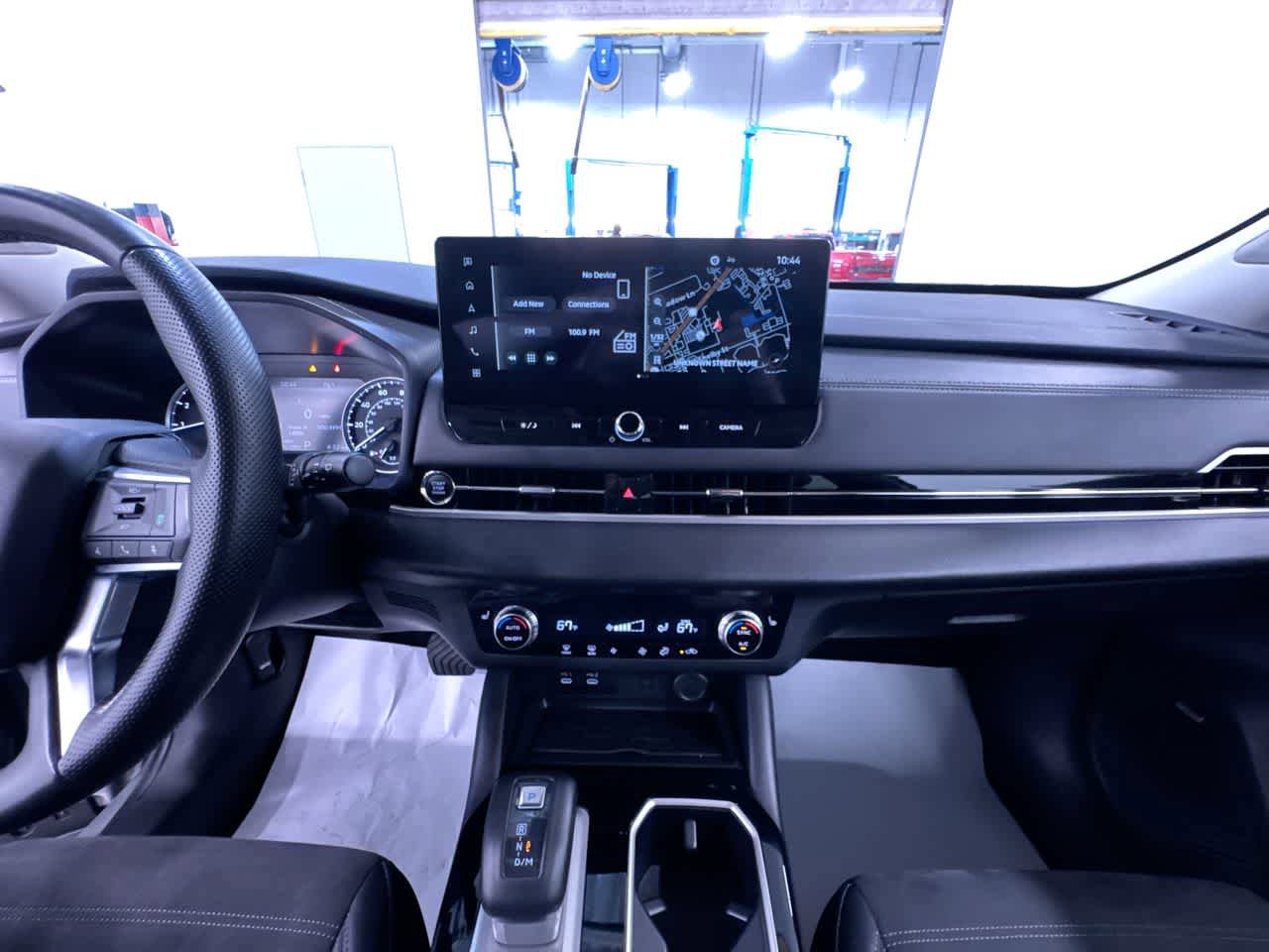 Used 2025 Mitsubishi Outlander SE FWD image 23