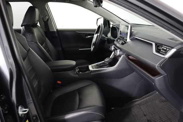 Used 2019 Toyota RAV4 Limited w/ Cold Weather Package AWD/4WD image 22