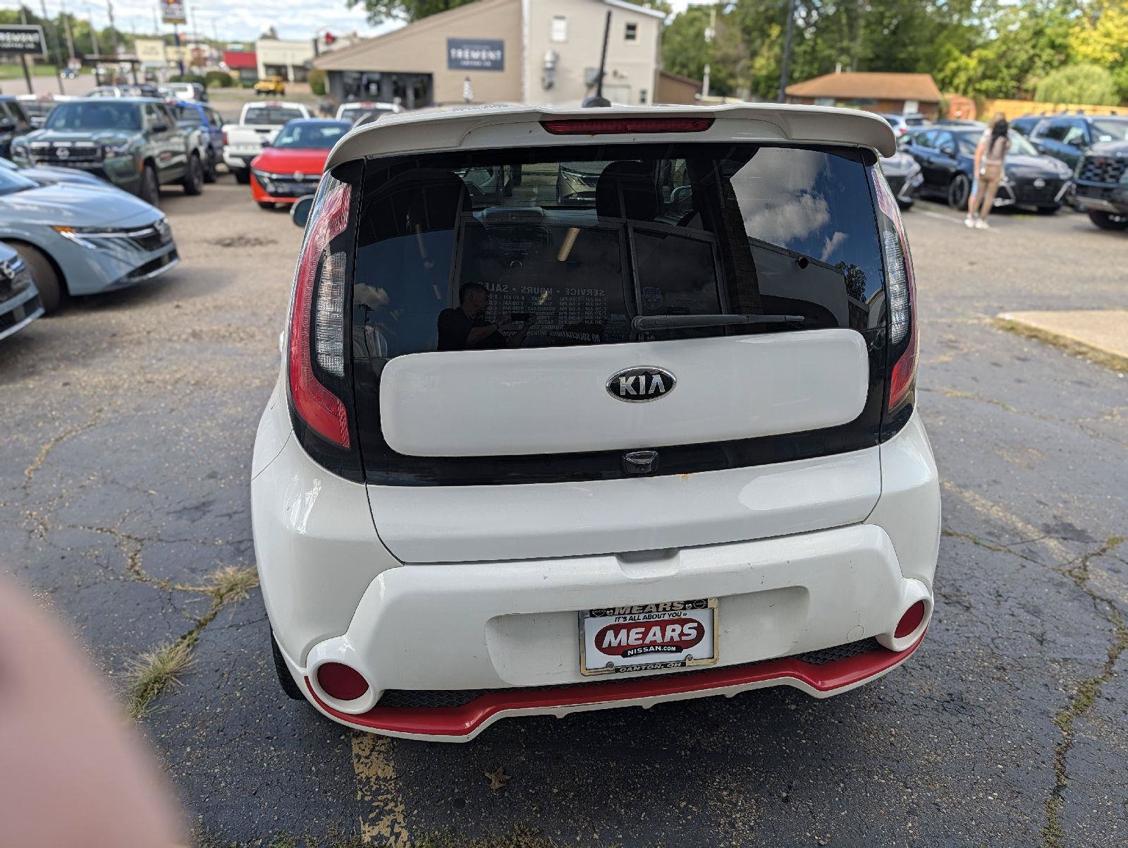 Used 2014 Kia Soul + FWD image 11