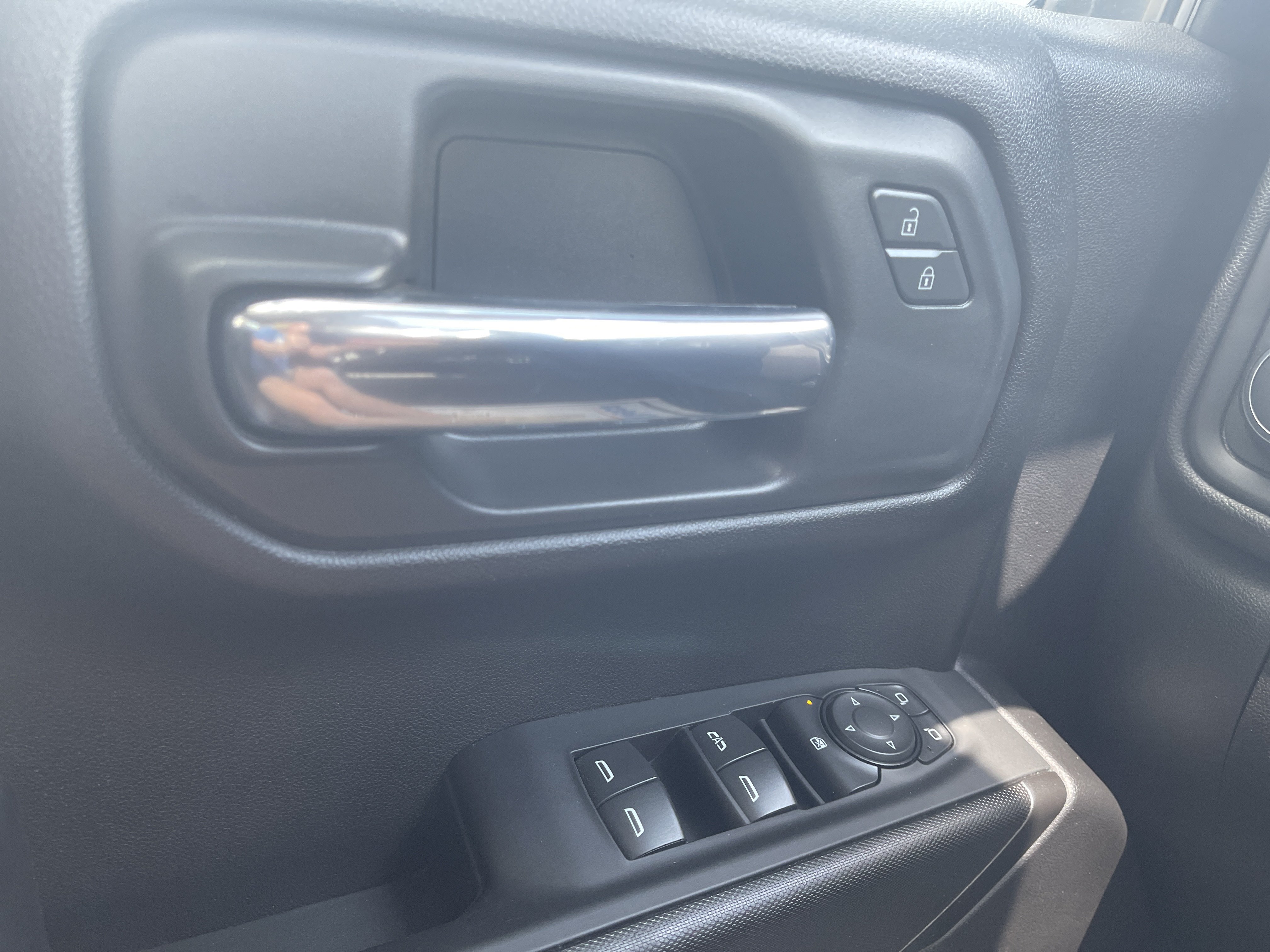 Used 2025 Chevrolet Silverado 1500 Custom w/ Turbomax Blackout Package AWD/4WD image 22