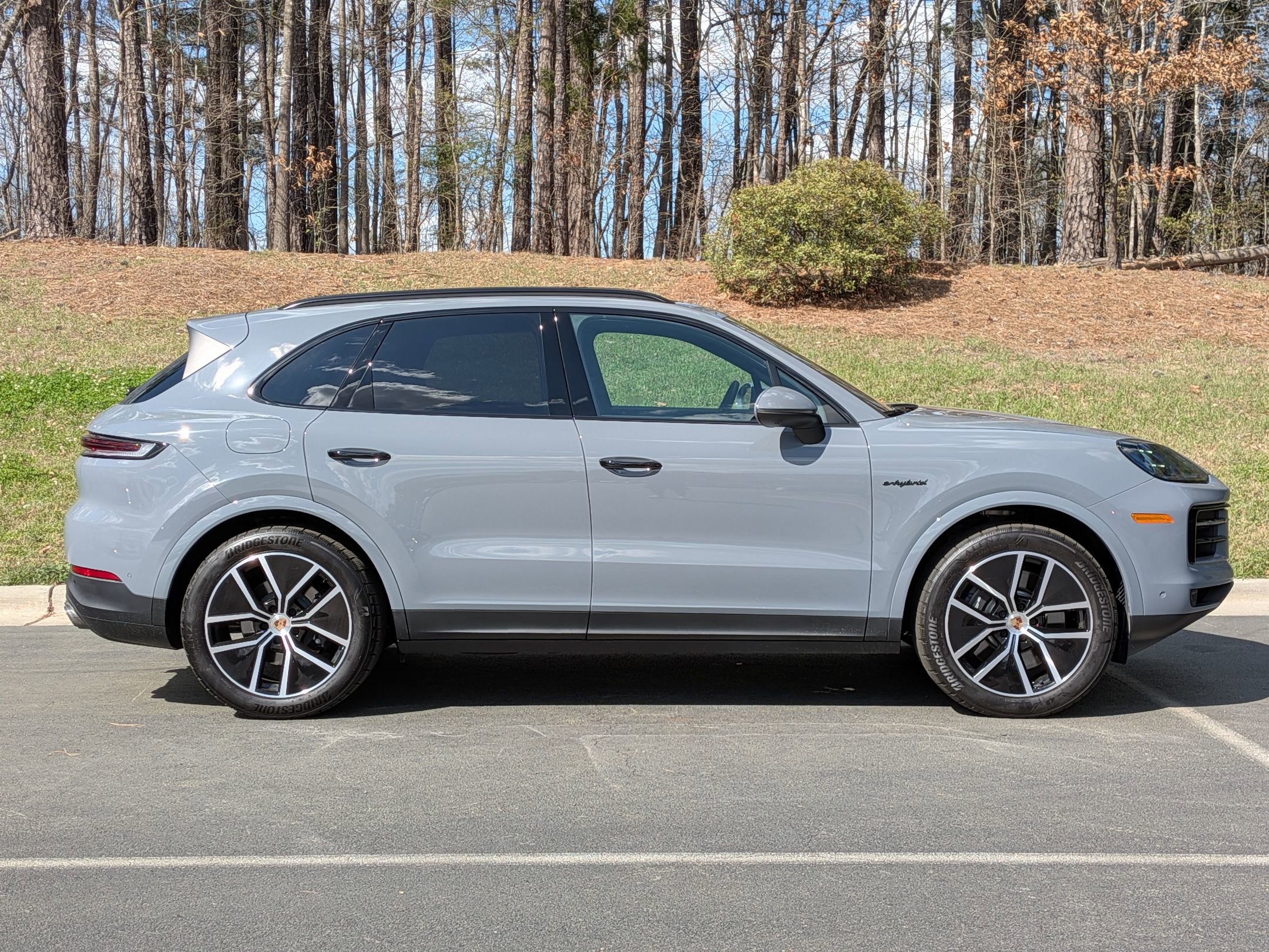 Used 2025 Porsche Cayenne GTS AWD/4WD image 8