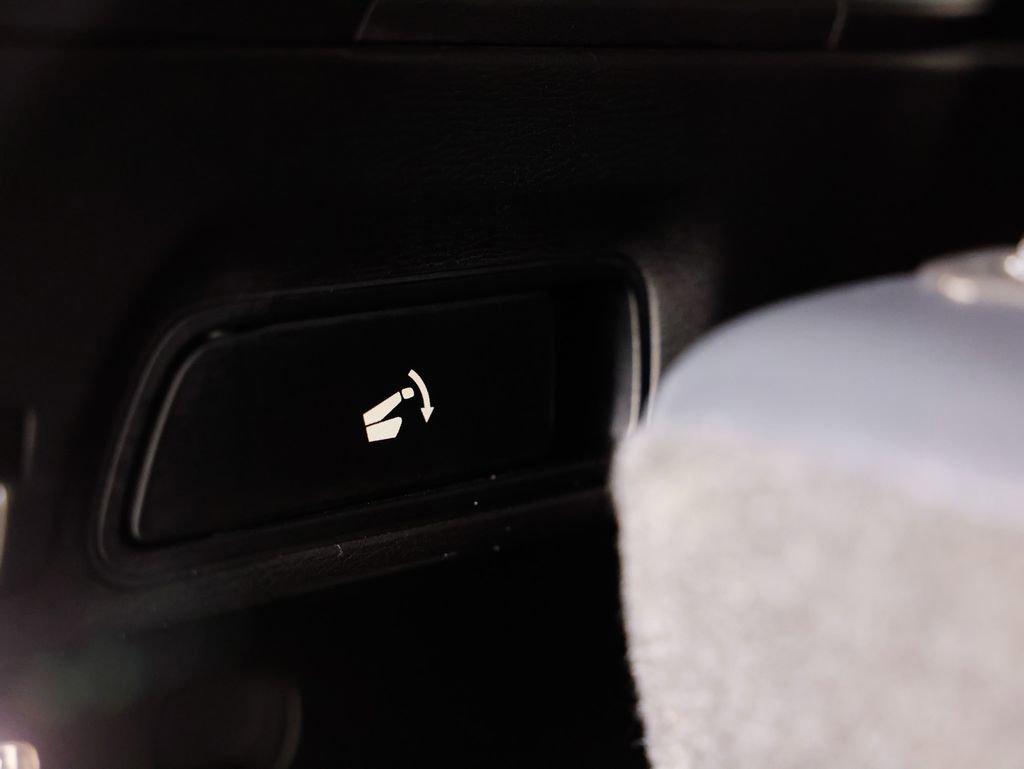 Used 2025 Mitsubishi Outlander SE image 15