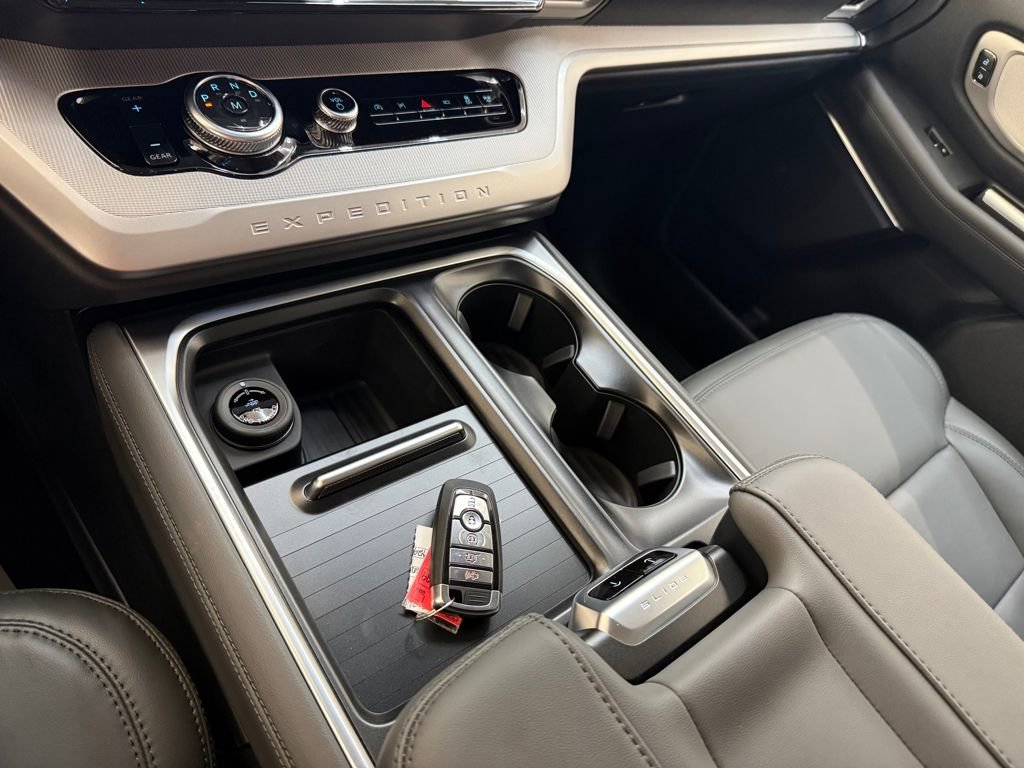 New 2026 Ford Expedition Max Active image 15