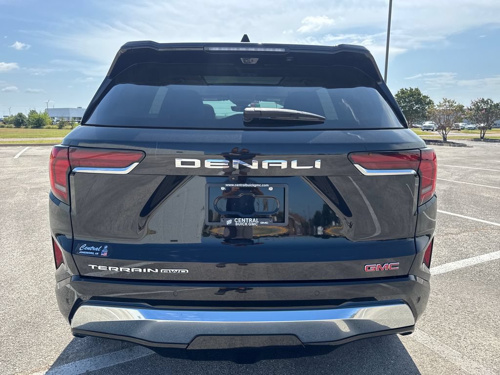 Used 2026 GMC Terrain Denali AWD/4WD image 5