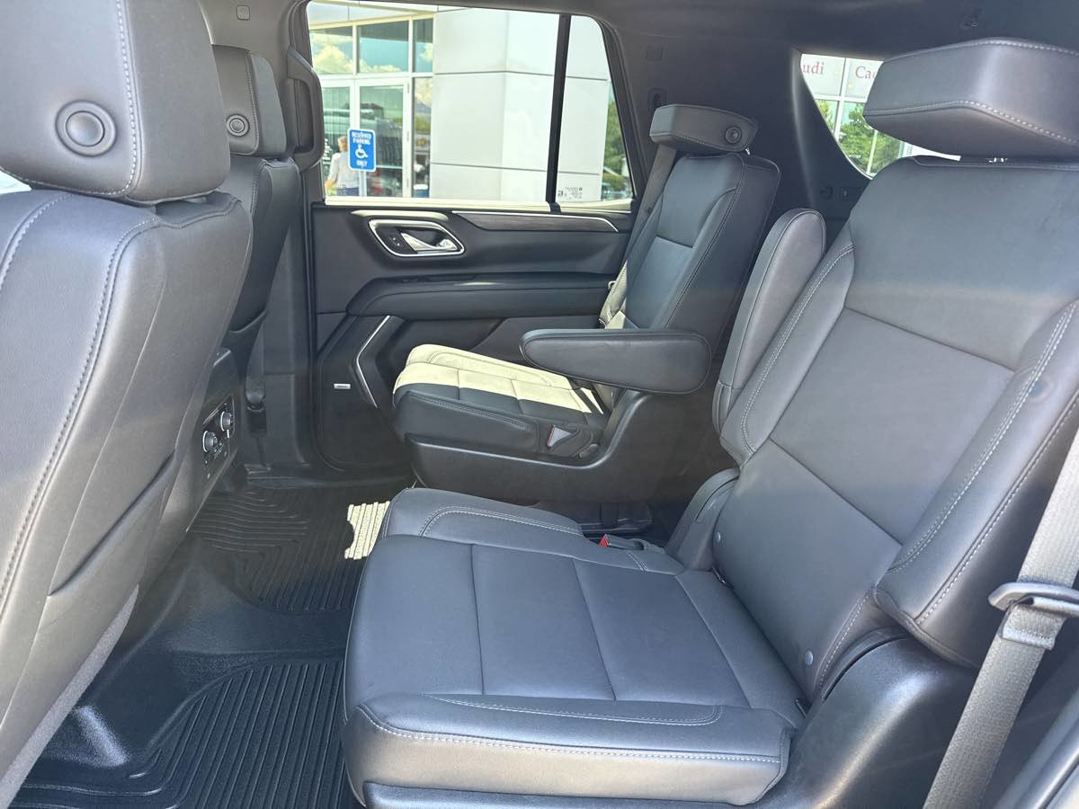 Used 2024 Chevrolet Tahoe Z71 w/ Luxury Package AWD/4WD image 16
