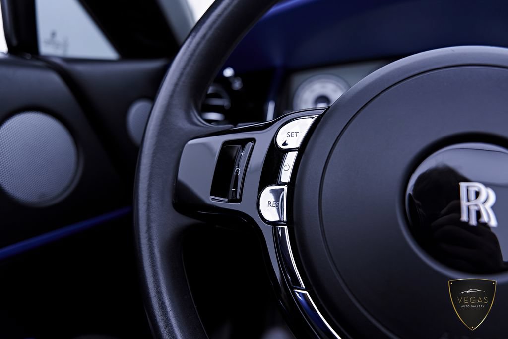 Used 2019 Rolls-Royce Dawn RWD image 71