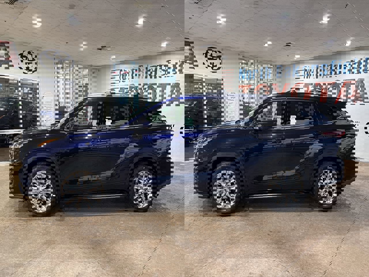 New 2026 Toyota Highlander Limited image 7