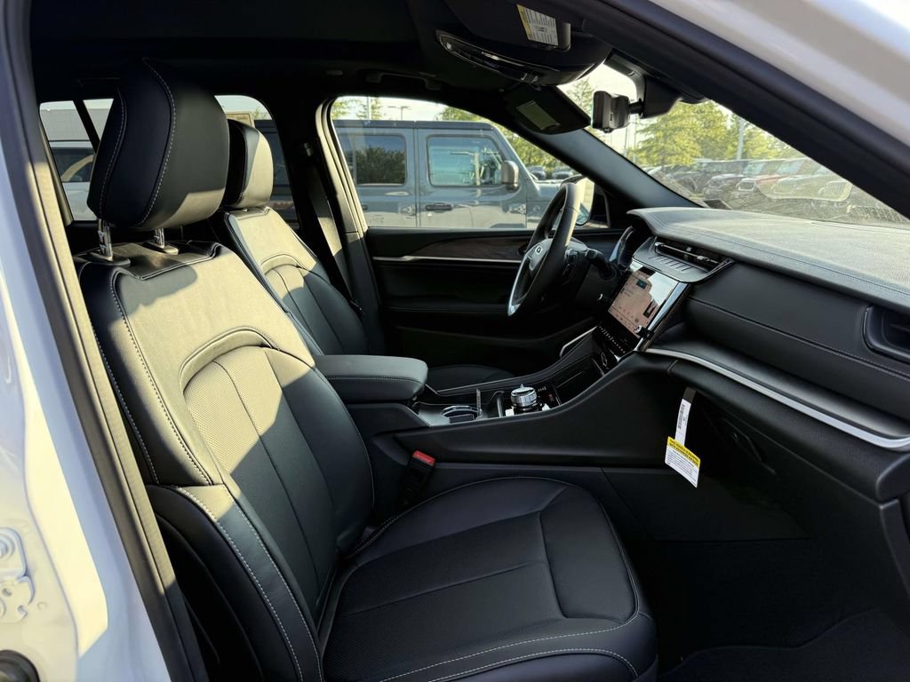New 2026 Jeep Grand Cherokee Limited AWD/4WD image 15