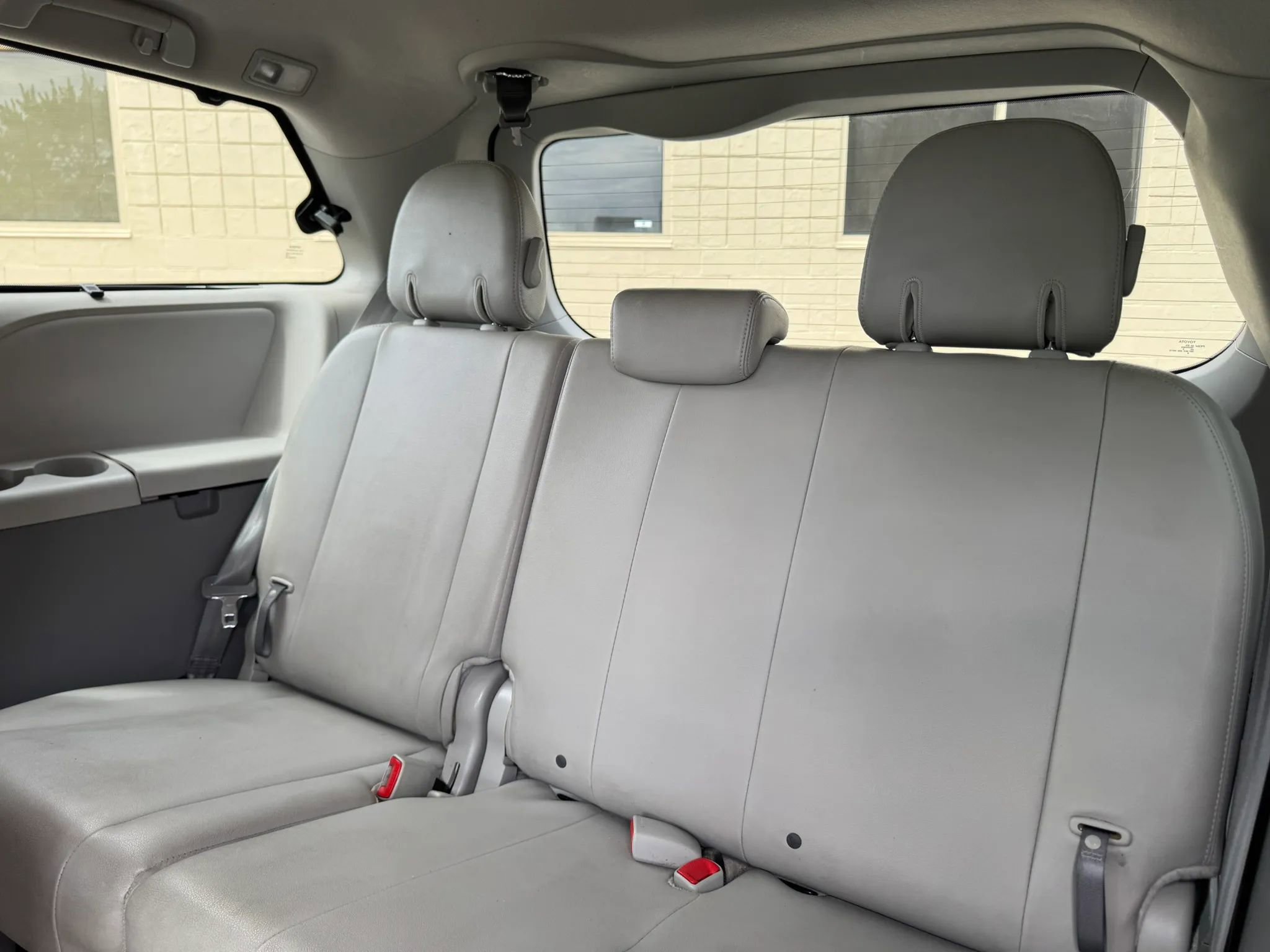 Used 2013 Toyota Sienna XLE FWD image 40