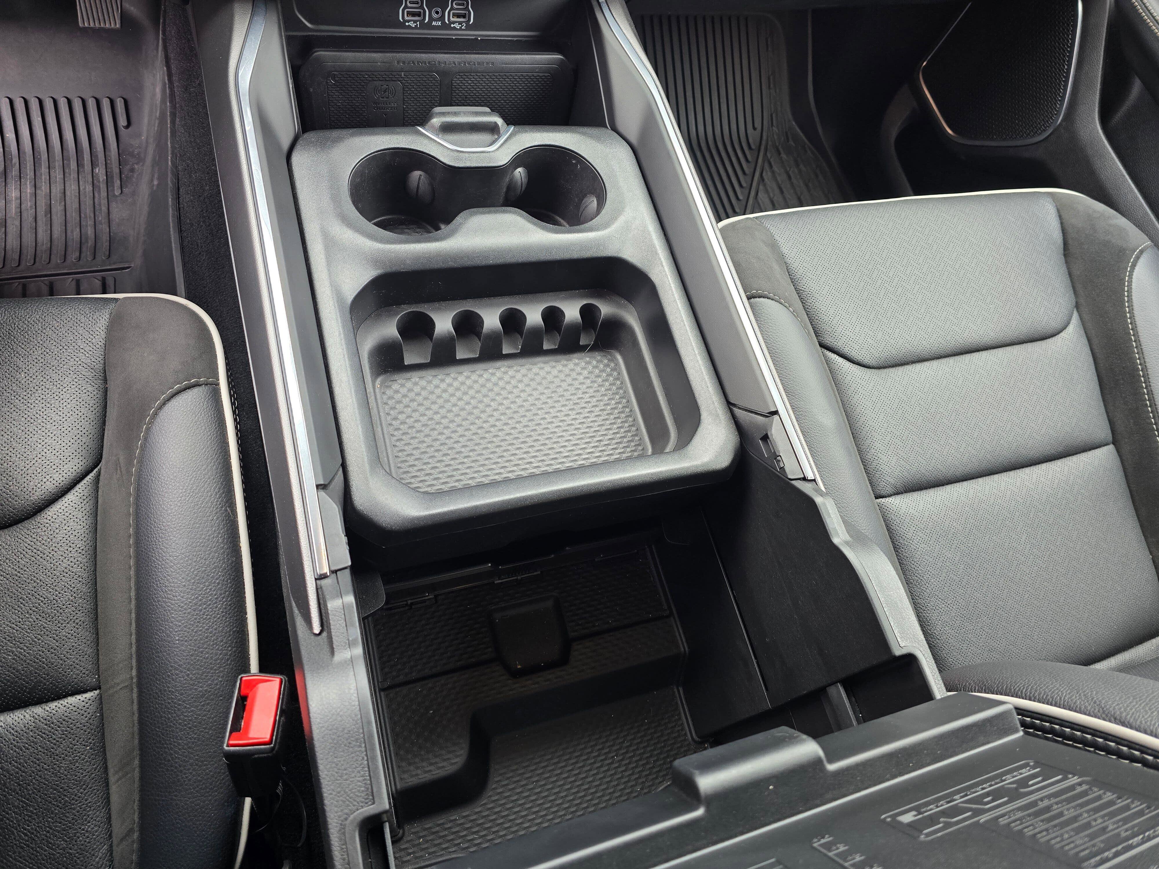 Used 2025 RAM 1500 Laramie w/ Sport Appearance Package image 26