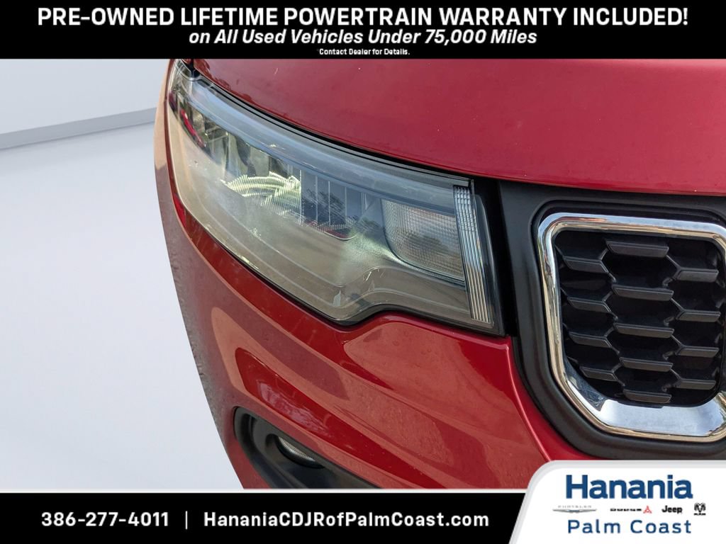 Used 2024 Jeep Compass Latitude w/ Sun and Sound Group AWD/4WD image 9