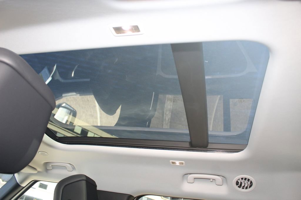 New 2025 Land Rover Defender 130 S image 22