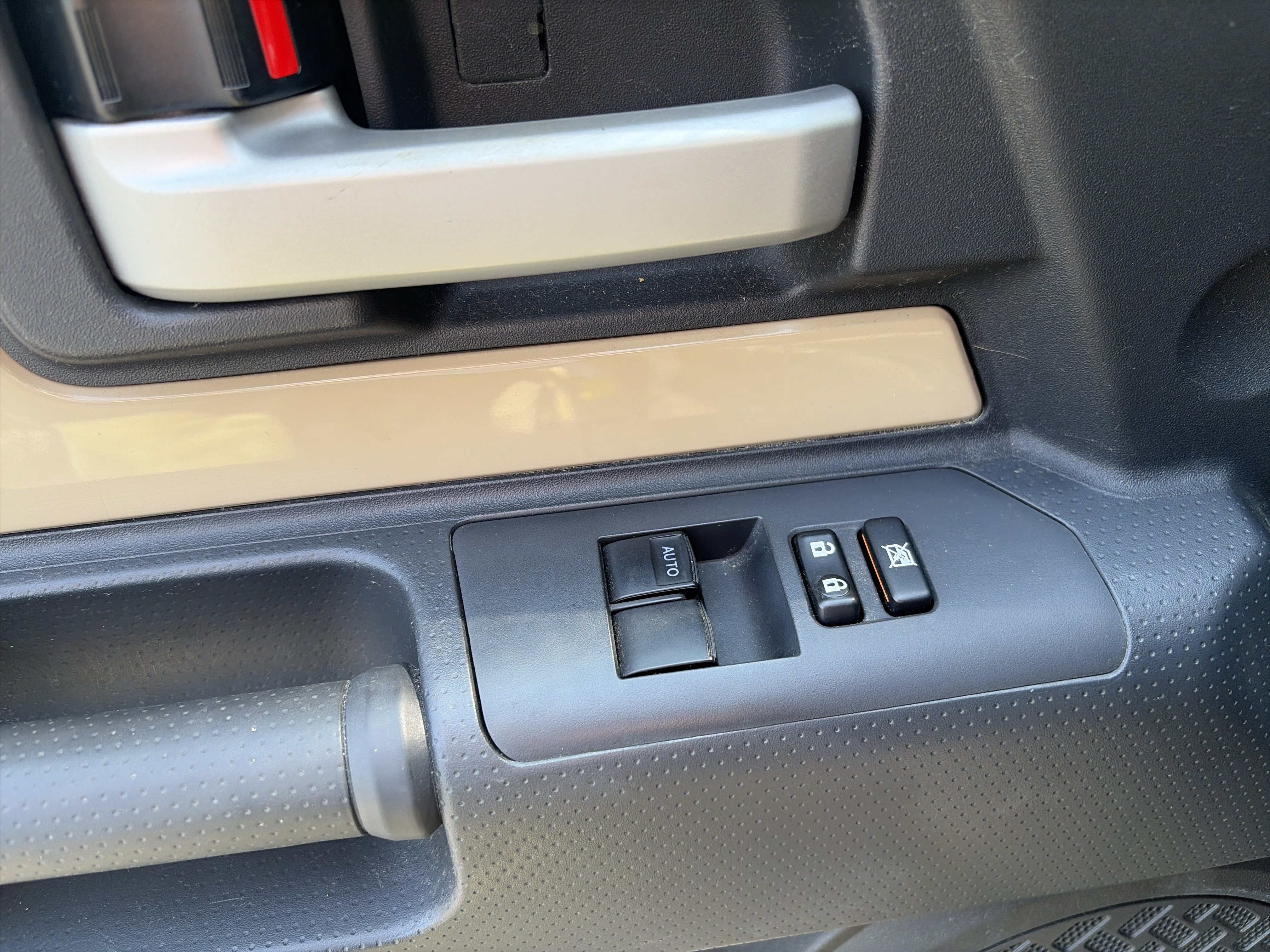 Used 2014 Toyota FJ Cruiser 4WD w/ Upgrade Package image 14