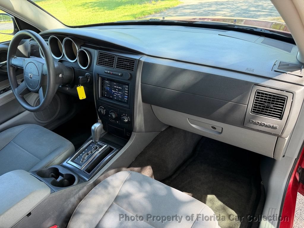 Used 2005 Dodge Magnum SE RWD image 38