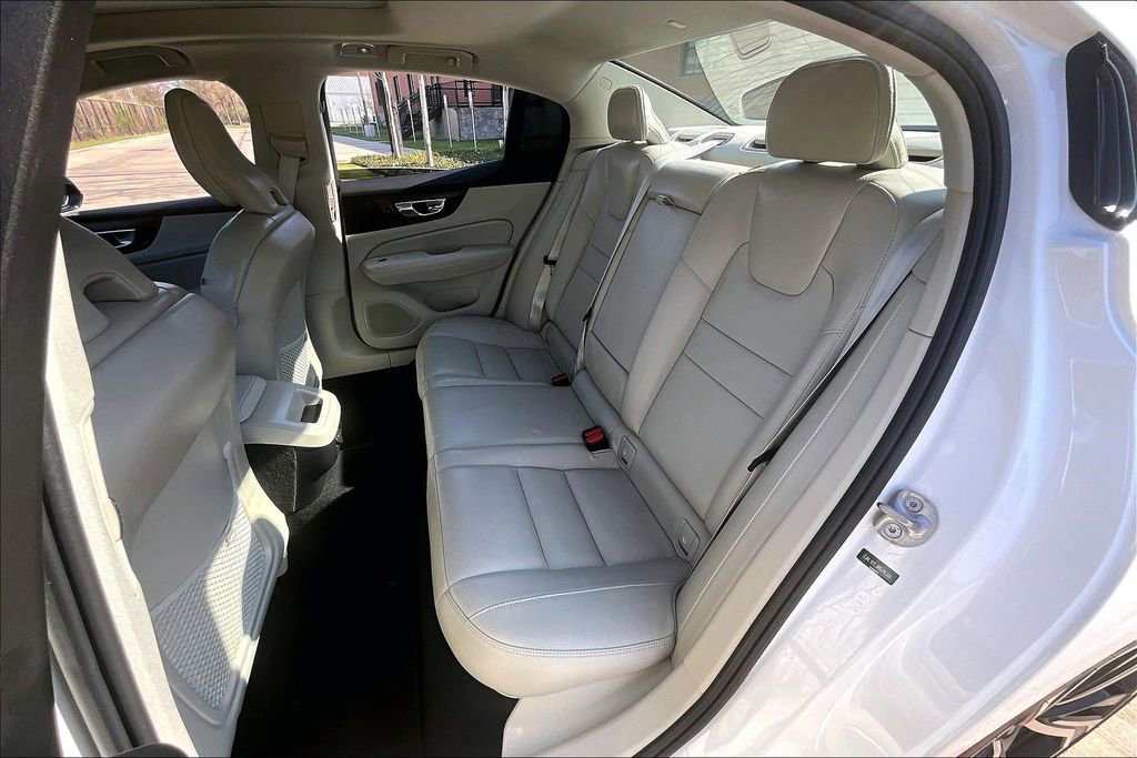 Used 2024 Volvo S60 B5 Plus image 34