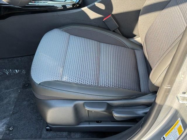 Used 2025 Chevrolet Trax LT w/ Driver Confidence Package FWD image 16