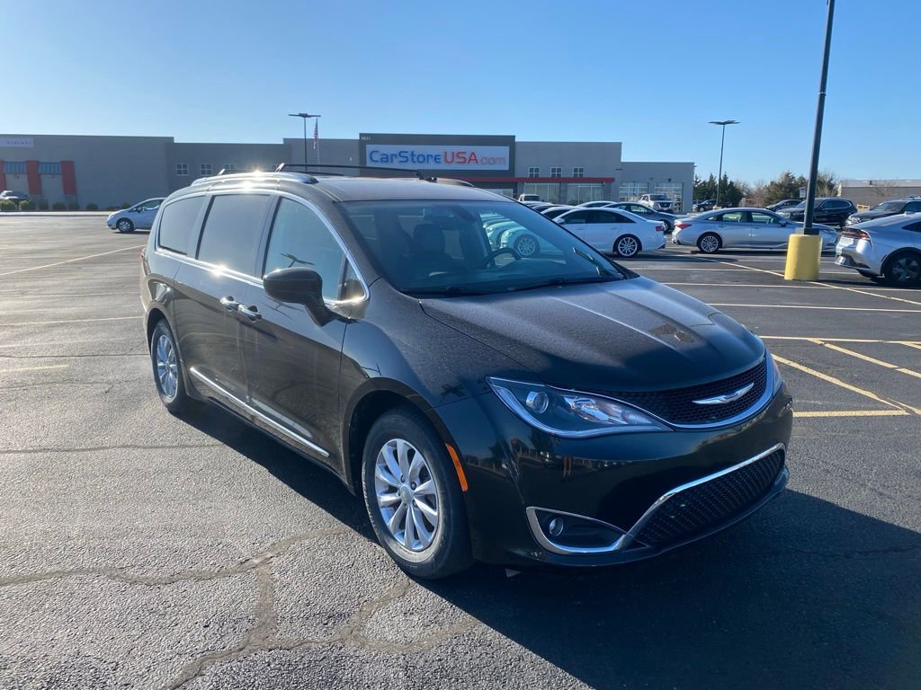 Used 2019 Chrysler Pacifica Limited w/ Advanced Safetytec Group image 1