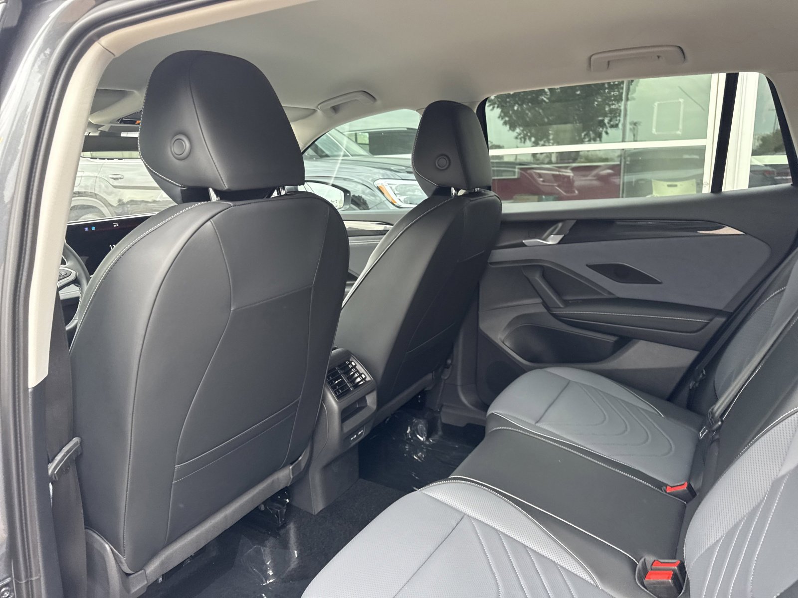 New 2026 Volkswagen Tiguan SE image 17