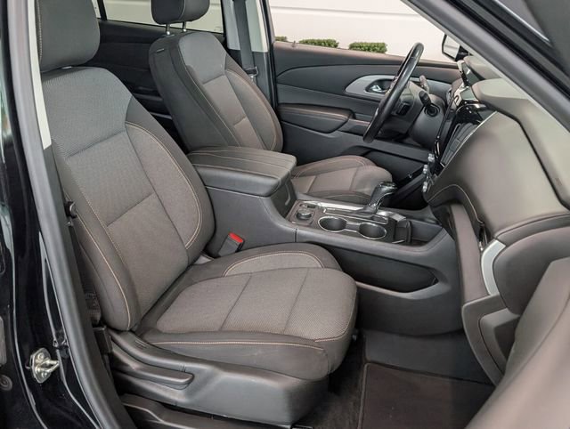 Certified 2020 Chevrolet Traverse LT w/ Driver Confidence II Package image 18