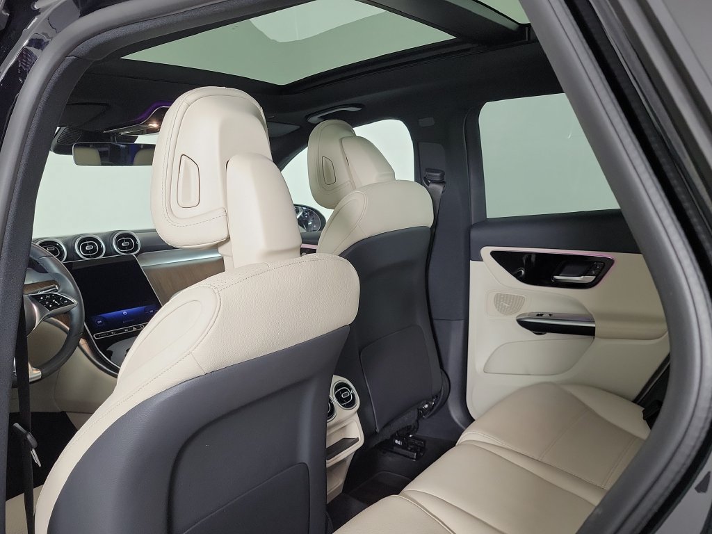 Used 2026 Mercedes-Benz GLC 300 image 12