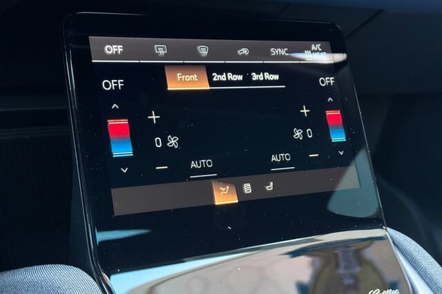 Certified 2026 Cadillac Vistiq Premium Luxury w/ LPO, Floor Liner Package AWD/4WD image 20