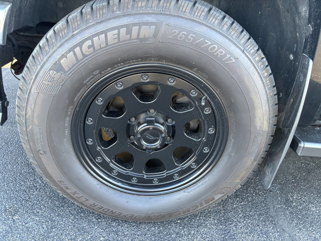 Used 2011 GMC Canyon SLE image 17