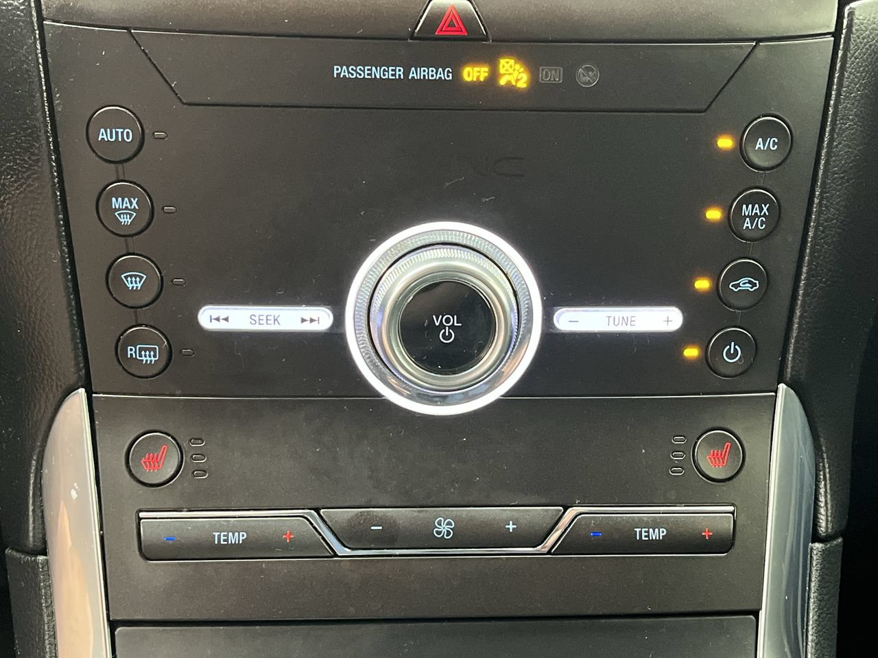 Used 2020 Ford Edge Titanium AWD/4WD image 21