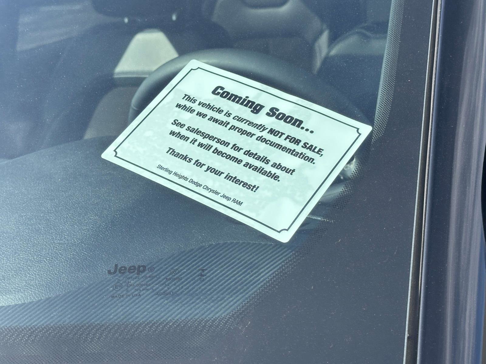 Used 2023 Jeep Grand Cherokee L Laredo image 32