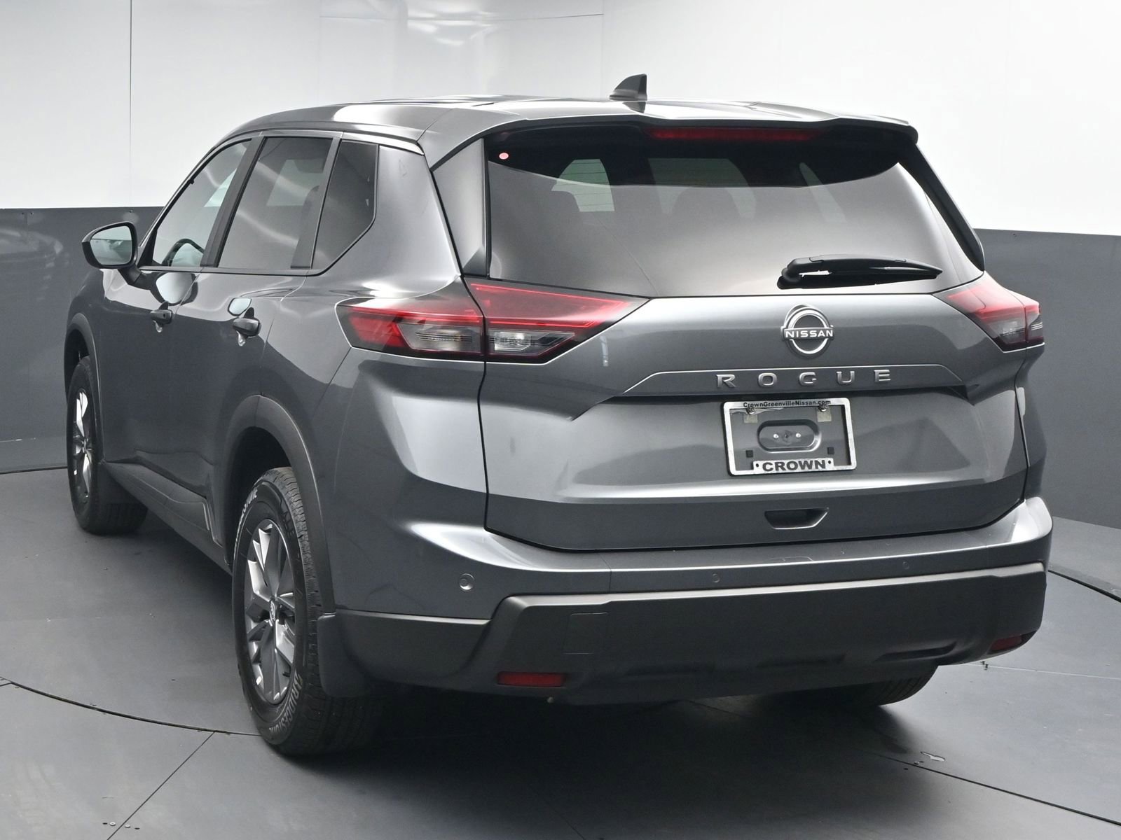 Used 2025 Nissan Rogue S image 6