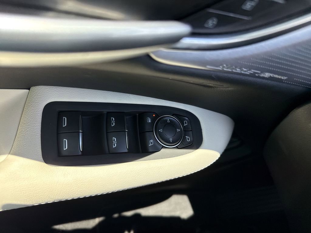 Certified 2026 Cadillac XT5 Sportv AWD/4WD image 32