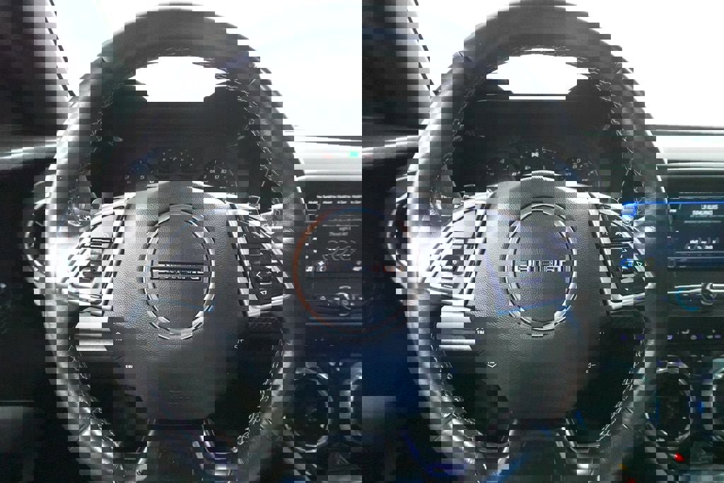 Used 2019 Chevrolet Camaro LT RWD image 9