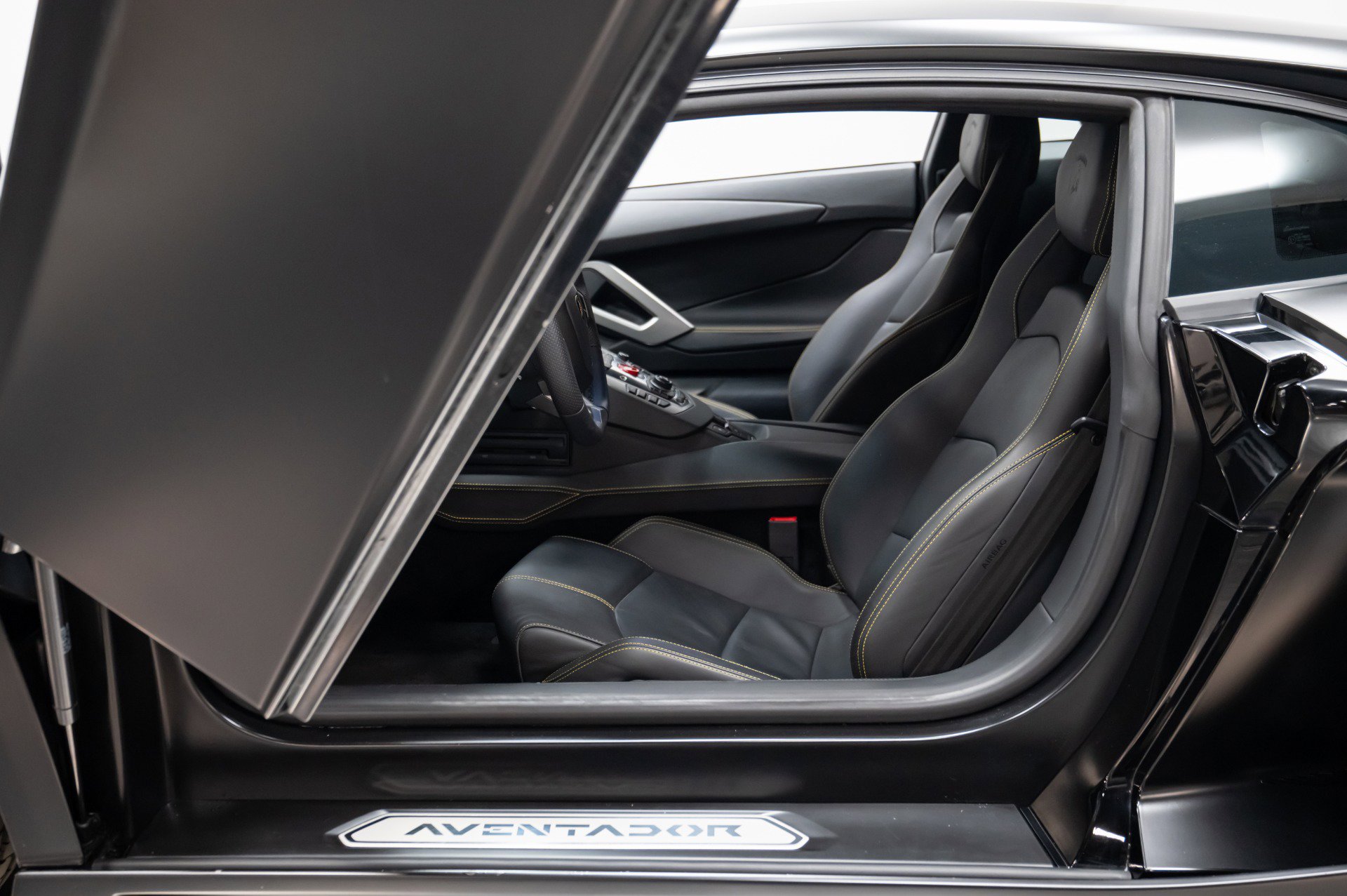 Used 2014 Lamborghini Aventador LP 700-4 image 23