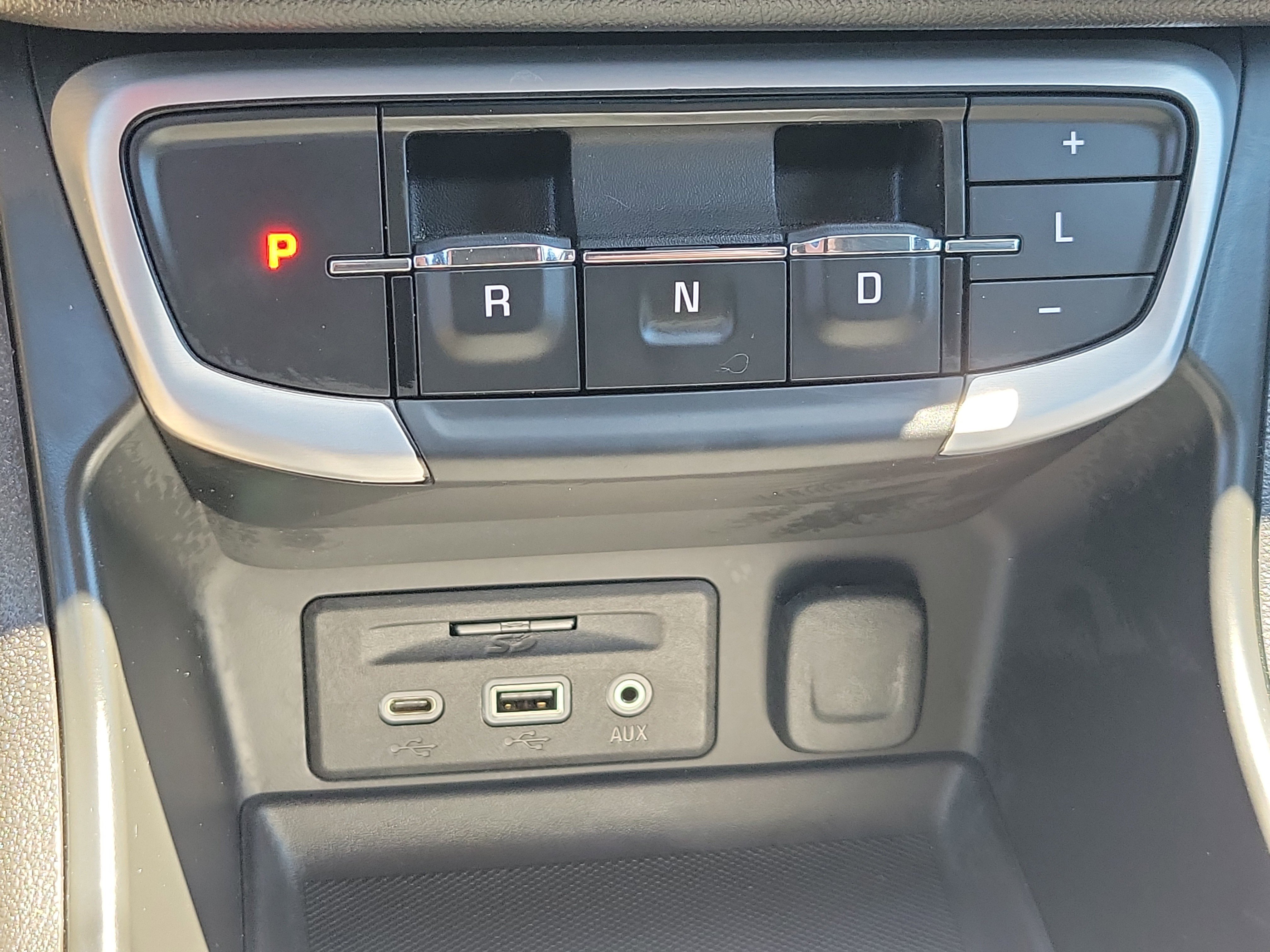 Used 2024 GMC Terrain SLE w/ Driver Convenience Package AWD/4WD image 24