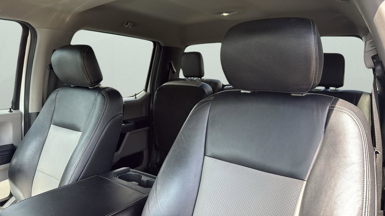 Used 2020 Ford F350 XLT w/ XLT Premium Package image 6