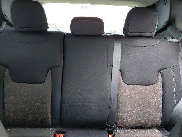 Used 2023 Jeep Renegade Latitude image 28