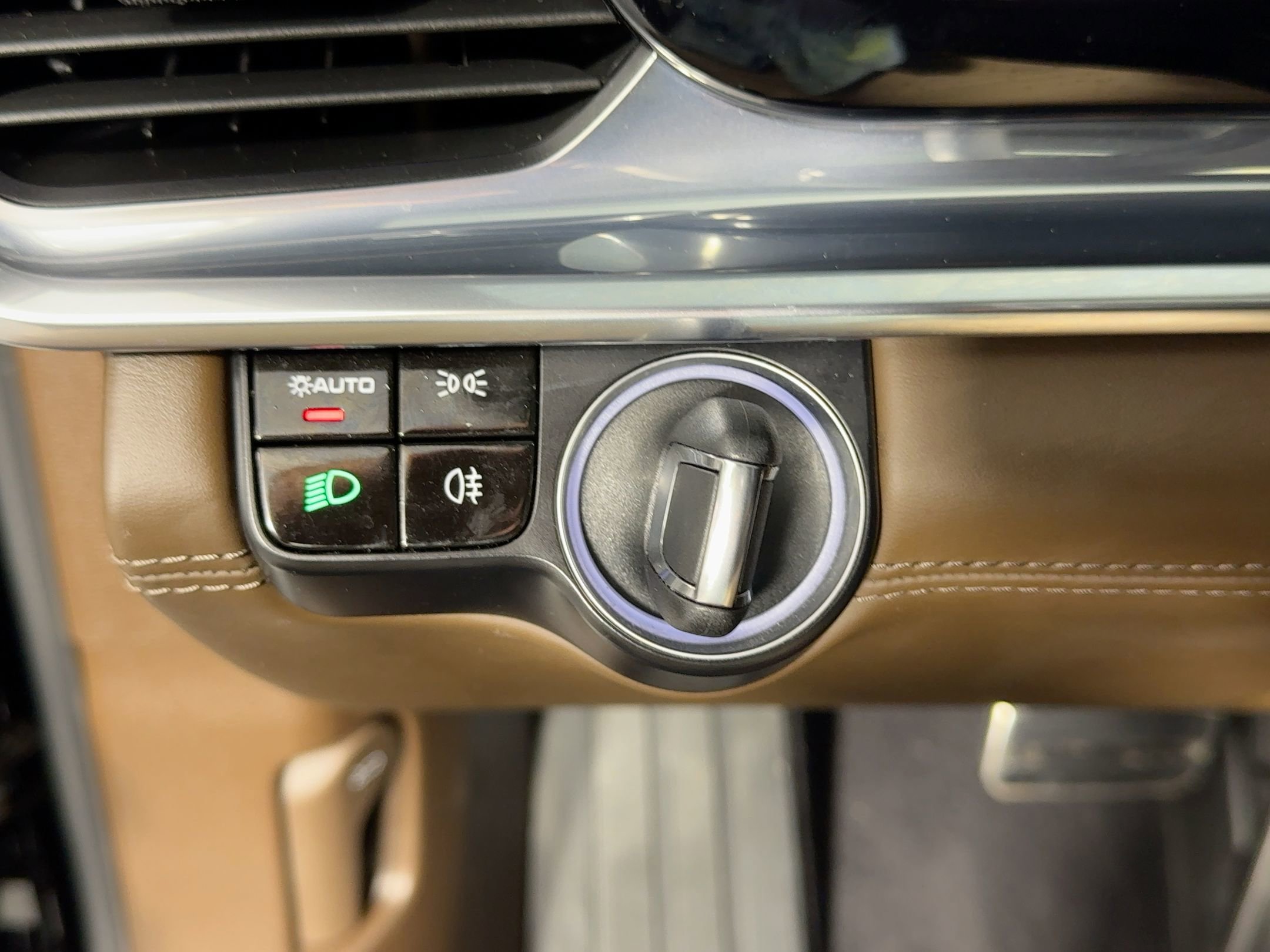 Certified 2020 Porsche Panamera GTS w/ Premium Package Plus image 19