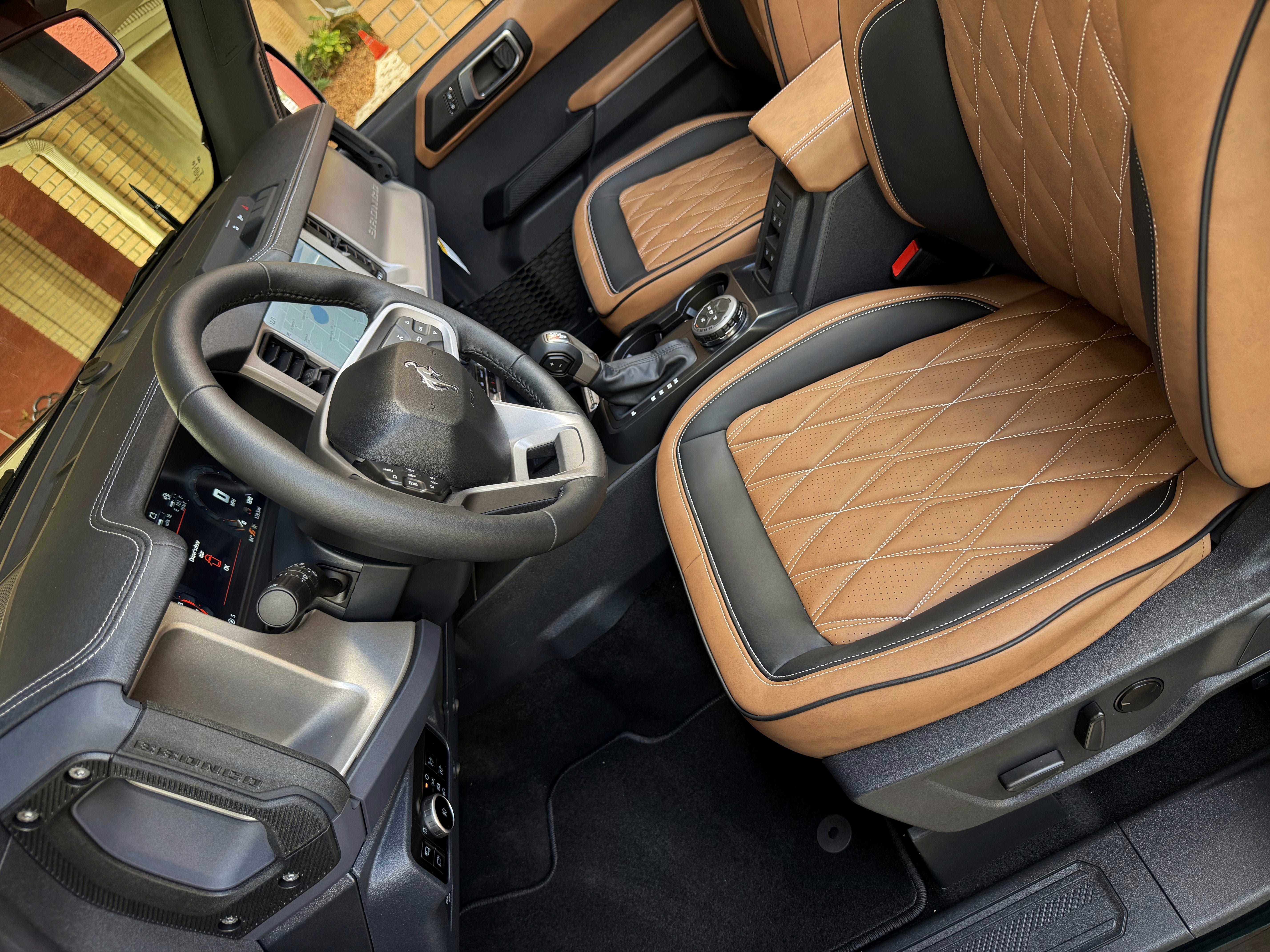 Used 2025 Ford Bronco Outer Banks AWD/4WD image 15
