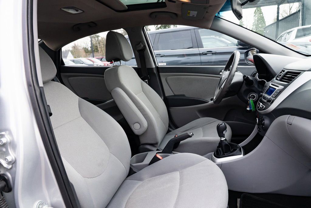 Used 2014 Hyundai Accent GLS image 21