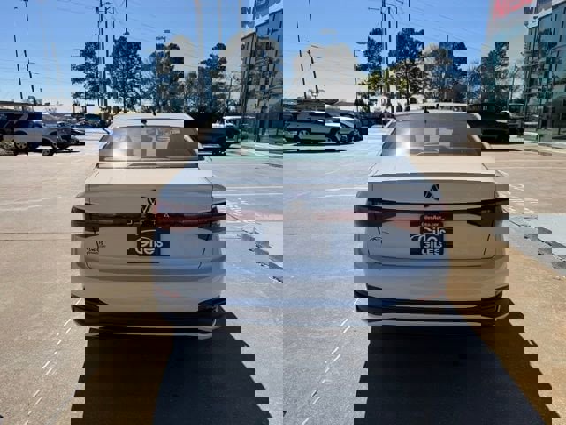 Used 2025 Volkswagen Jetta Sport image 4