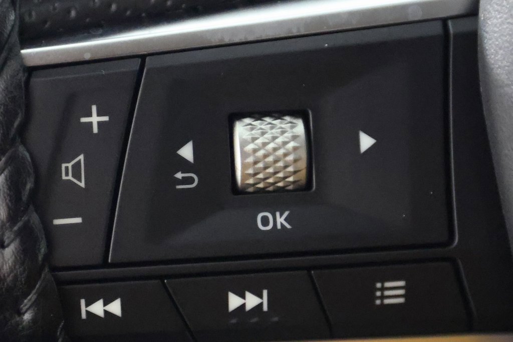 Used 2023 Mitsubishi Outlander SE image 25