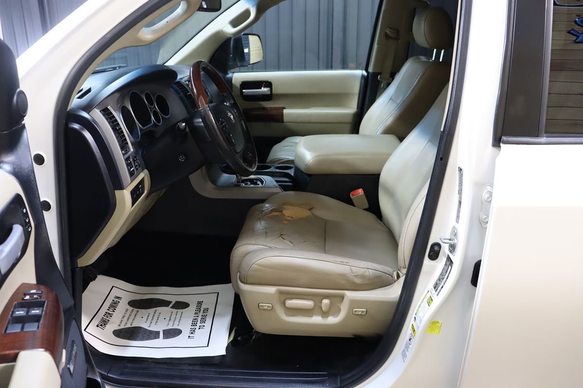 Used 2013 Toyota Sequoia Platinum RWD image 40