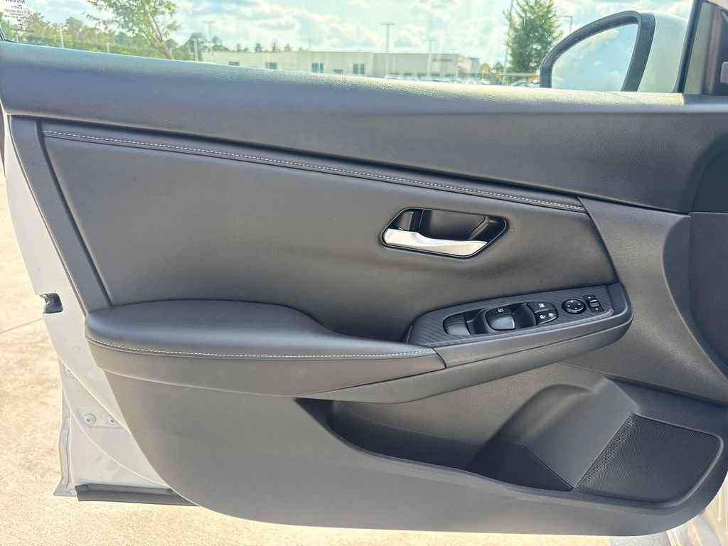 Used 2024 Nissan Sentra SV FWD image 13