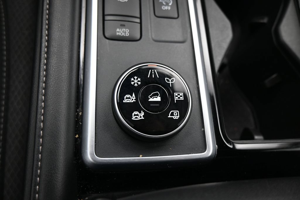 Used 2025 Nissan Pathfinder SV AWD/4WD image 23