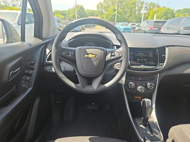 Used 2020 Chevrolet Trax LT FWD image 13