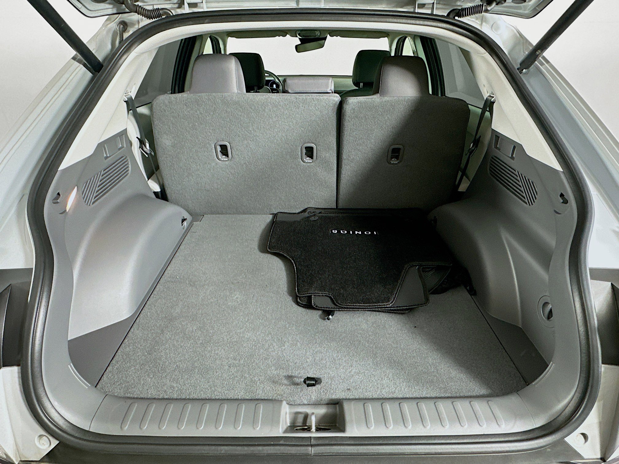Used 2024 Hyundai Ioniq 5 SEL RWD image 28