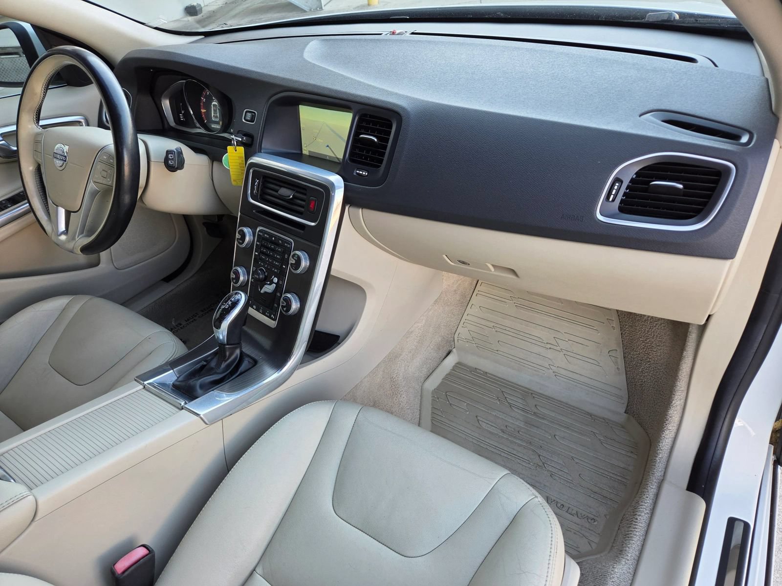 Used 2015 Volvo V60 T5 Premier FWD image 2