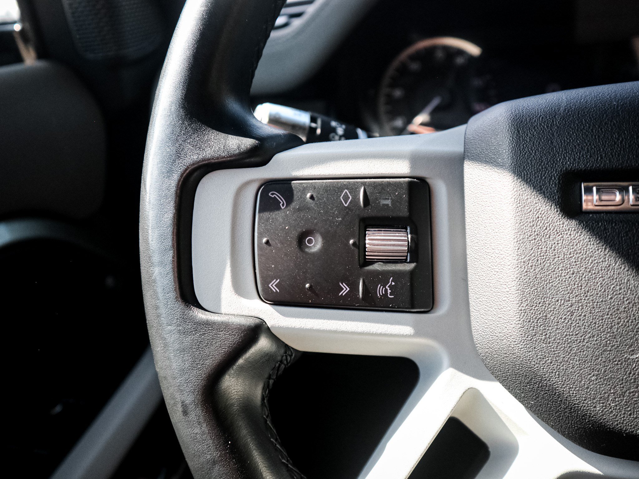 Used 2022 Land Rover Defender 110 S AWD/4WD image 19